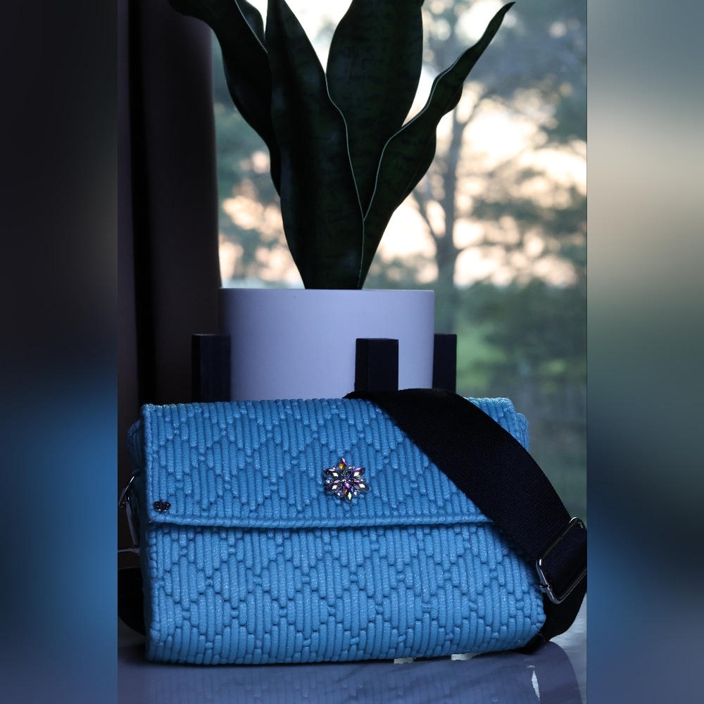 Elegant Blue Textured Women's Bag